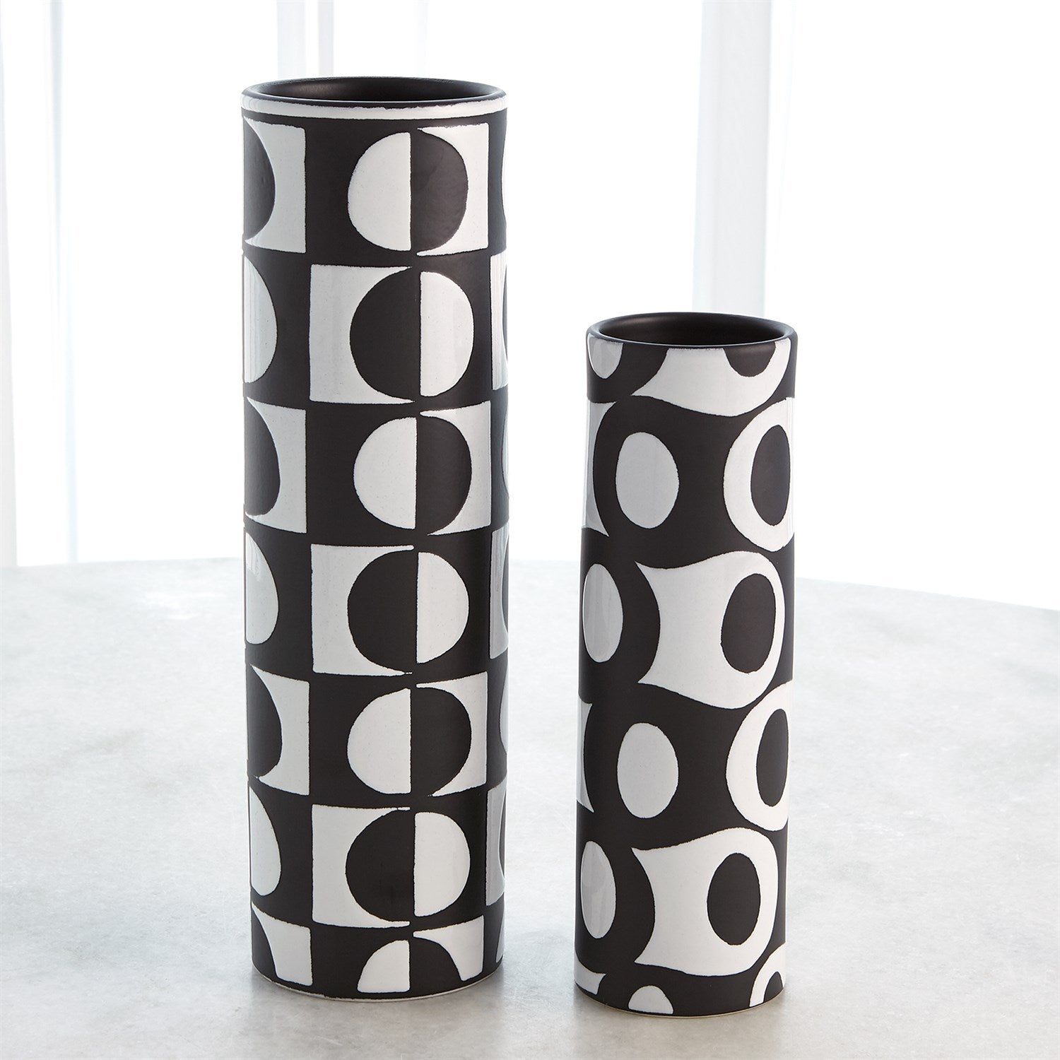 Global Views, Black/White Circles Vase