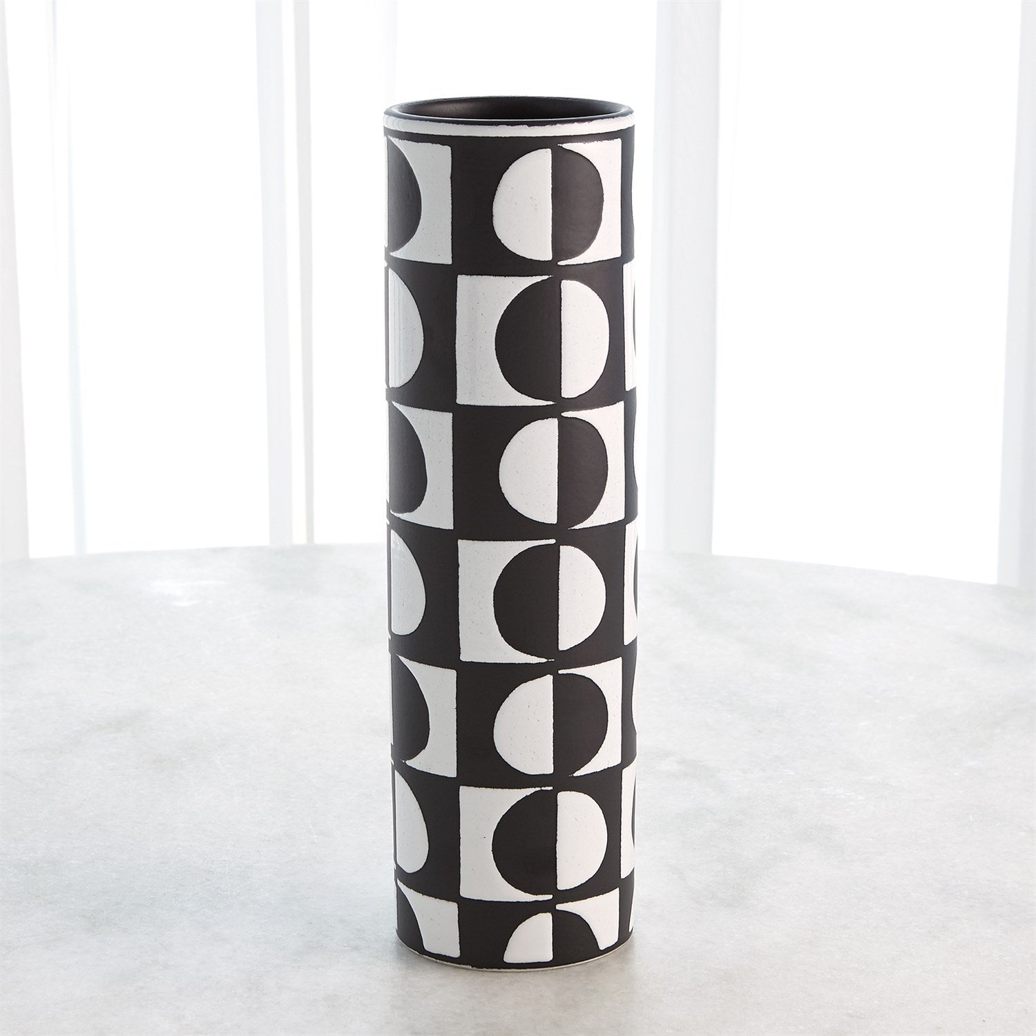 Global Views, Black/White Circles Vase