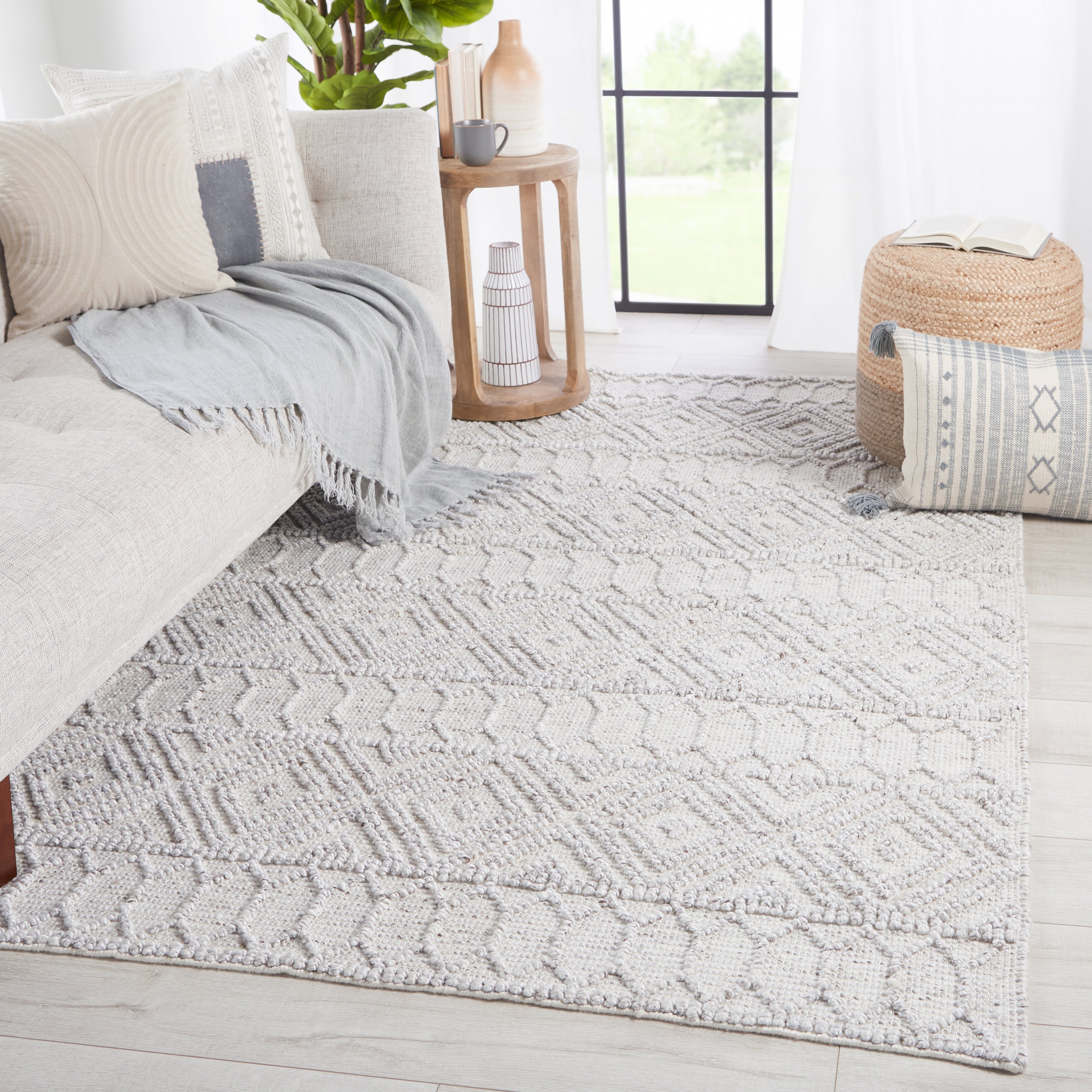 Jaipur Living, Cosette - Light Gray / White Rug