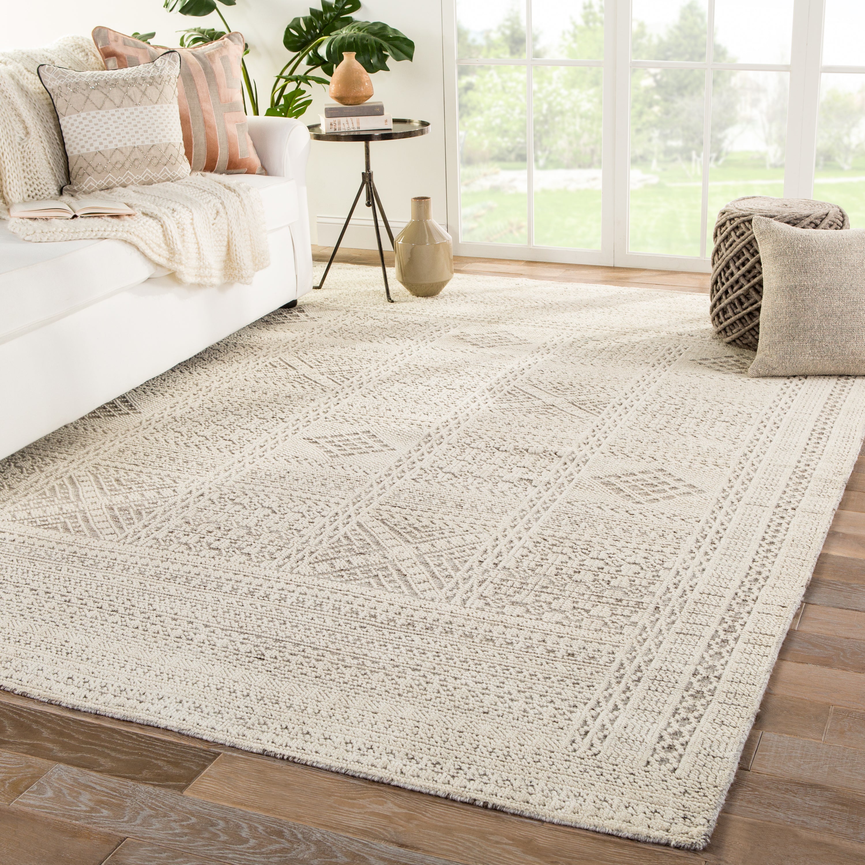 Jaipur Living, Jadene White/ Light Gray Rug